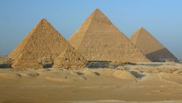 Đại kim tự tháp Giza hay còn gọi kim tự tháp Khufu hoặc Cheops là kim tự tháp nổi tiếng nhất ở Giza. Đây là kim tự tháp lớn nhất Ai Cập và cũng là công trình cao nhất thế giới trong suốt 3.800 năm. Giza nằm trong cụm 3 kim tự tháp được người  Ai Cập cổ đại xây dựng làm lăng mộ cho pharaoh Khufu.